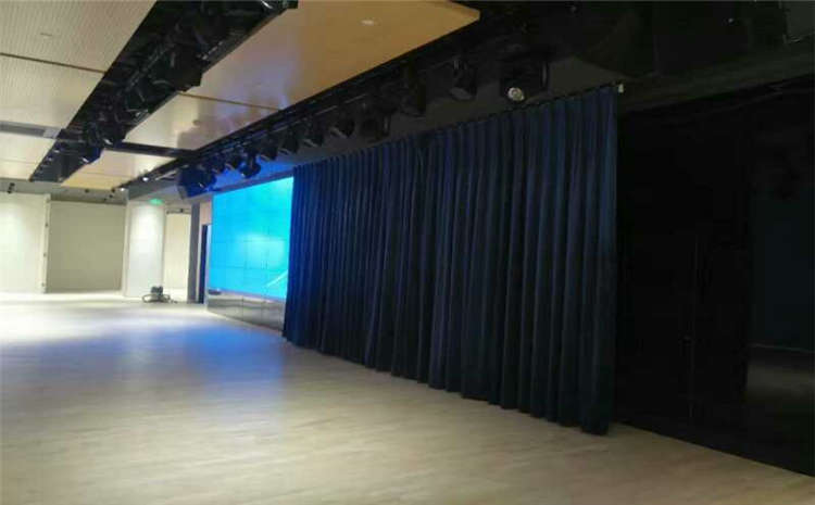 橡膠木籃球場(chǎng)地木地板每平米價(jià)格