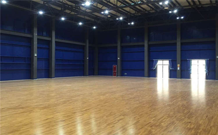 拼接板籃球場(chǎng)實(shí)木地板哪個(gè)品牌好？