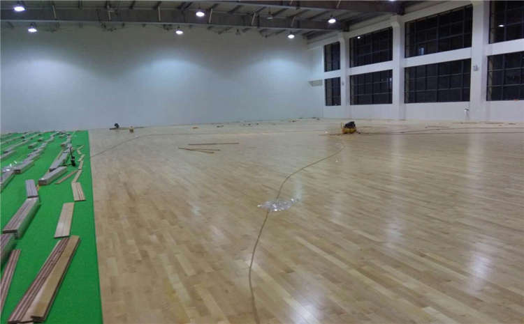 舞臺(tái)木地板調(diào)什么色好？