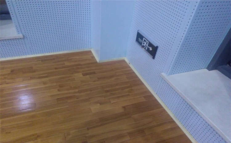 22厚籃球館木地板造價(jià)是的多少？