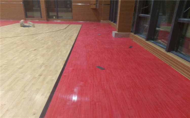 學(xué)校舞臺(tái)木地板翻新