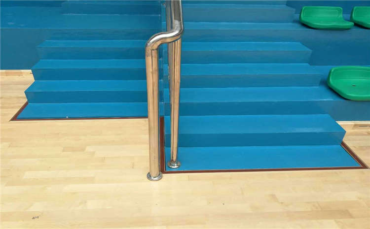 五角楓風(fēng)雨操場(chǎng)地板雙層龍骨結(jié)構(gòu)