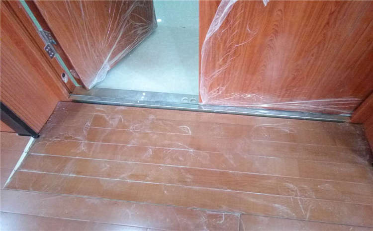 22mm厚風(fēng)雨操場木地板一般多少錢？