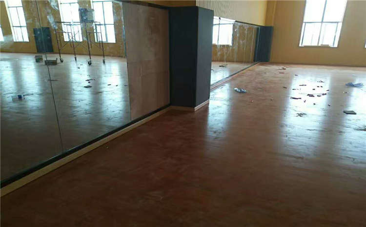 楓木體育館實木地板哪個品牌好？