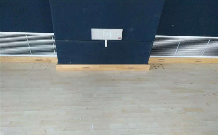 楓木風(fēng)雨操場(chǎng)運(yùn)動(dòng)地板規(guī)格