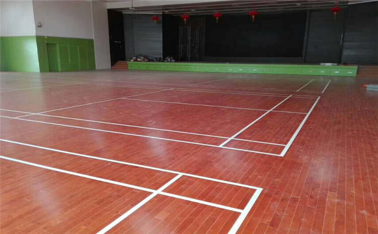 橡膠木風(fēng)雨操場(chǎng)地板哪個(gè)牌子好？