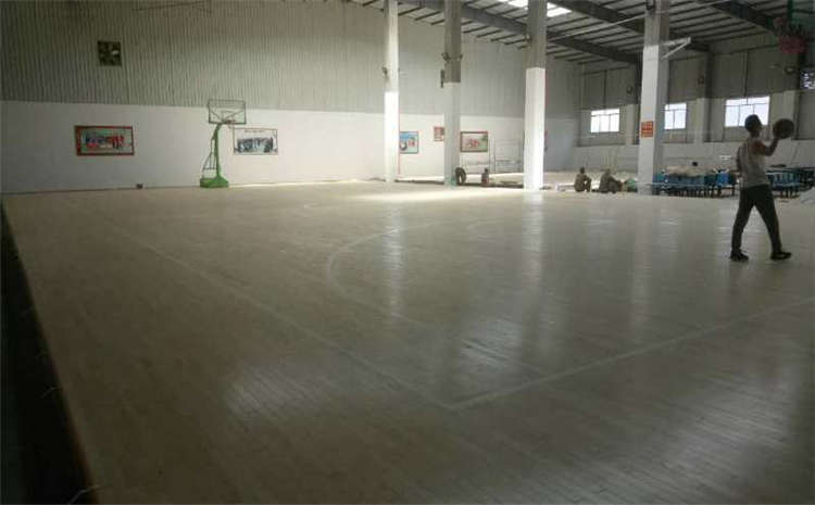 柞木體育館實(shí)木地板價(jià)格是多少錢(qián)？