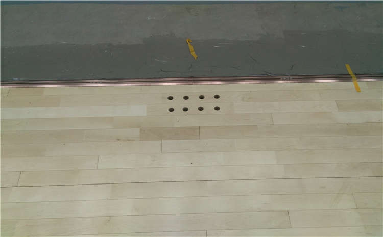 室內(nèi)運(yùn)動(dòng)木地板怎么安裝