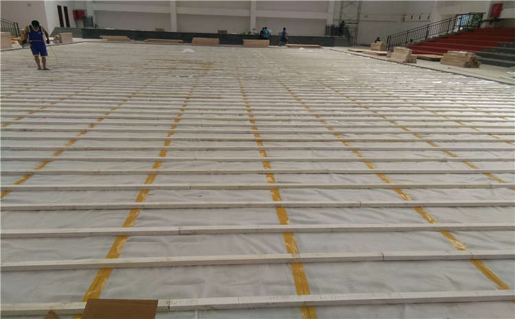 24厚運(yùn)動(dòng)體育地板怎么翻新？