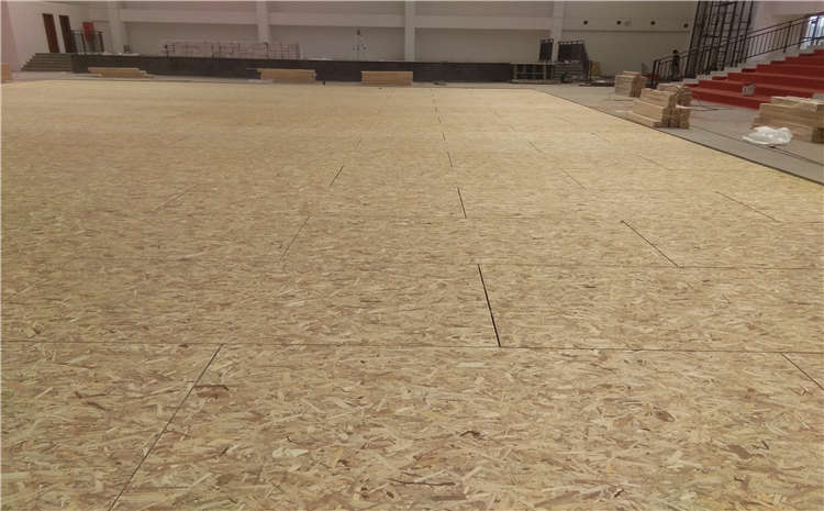 指接板風(fēng)雨操場(chǎng)地板怎么翻新？