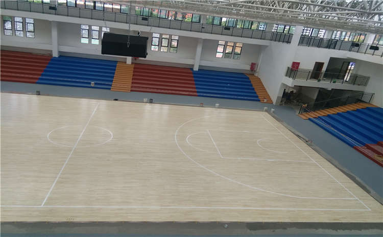 五角楓籃球場(chǎng)地木地板翻新施工
