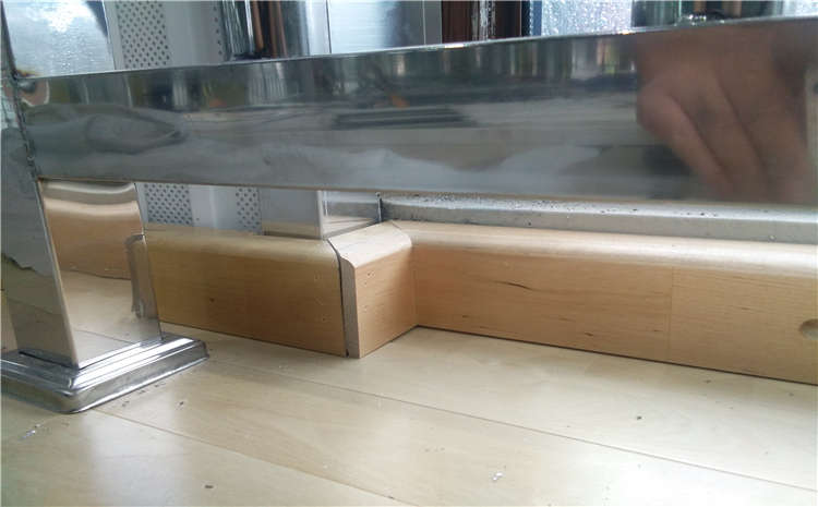 學(xué)校羽毛球館木地板價(jià)格是多錢？