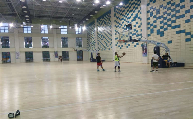 運(yùn)動木地板鋪裝