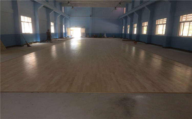 楓木運(yùn)動(dòng)木地板應(yīng)該如何清潔保養(yǎng)？