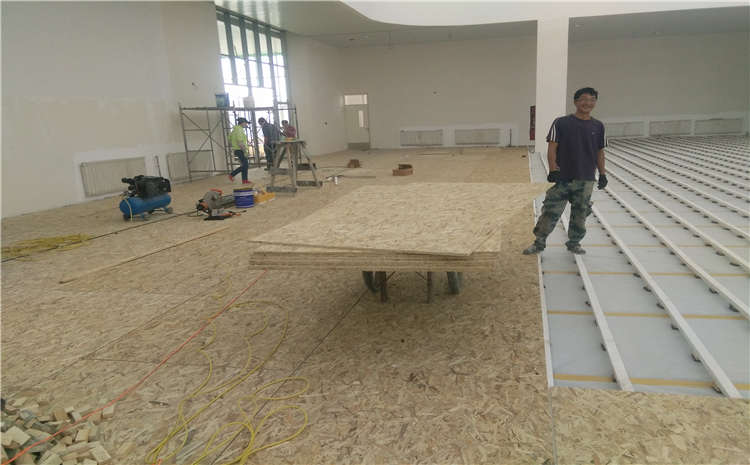 實(shí)木運(yùn)動(dòng)地板變色