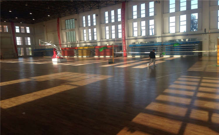 22厚實(shí)木運(yùn)動(dòng)地板每平米價(jià)格