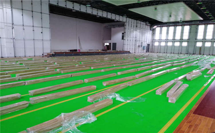 硬木企口風(fēng)雨操場(chǎng)地板主輔龍骨結(jié)構(gòu)