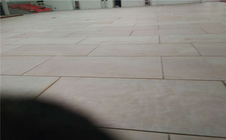 批發(fā)價格體育木地板22厚