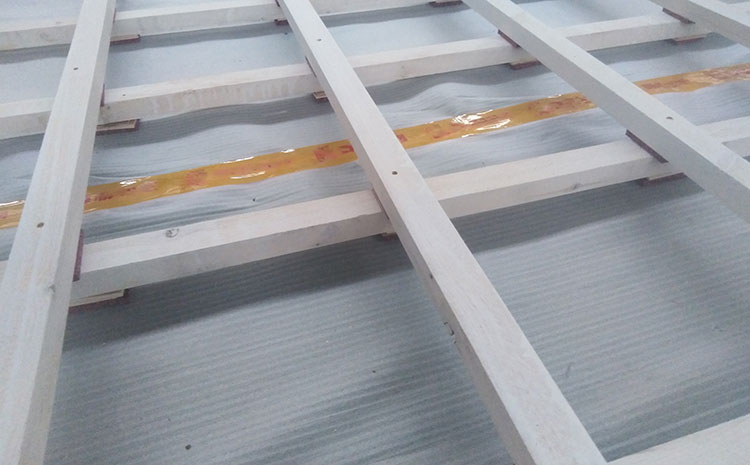 實(shí)木運(yùn)動(dòng)地板