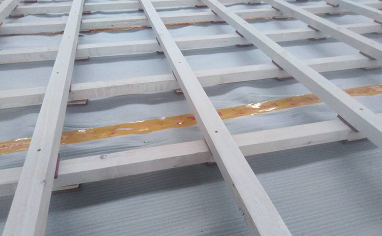 拼接板籃球場實(shí)木地板價格是多少錢？