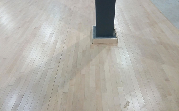 硬木企口籃球場(chǎng)實(shí)木地板怎么翻新