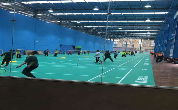 24厚舞臺運(yùn)動(dòng)木地板哪個(gè)品牌好？