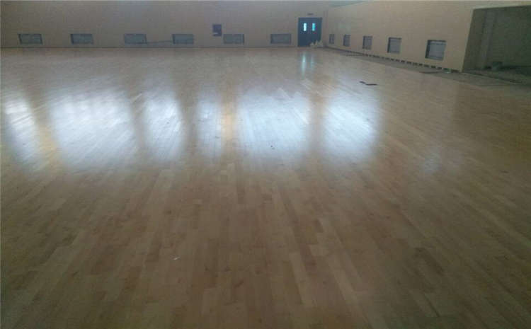 拼接板運(yùn)動體育地板安裝工藝