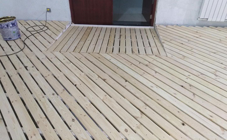 學(xué)校羽毛球館木地板價(jià)格是多錢？