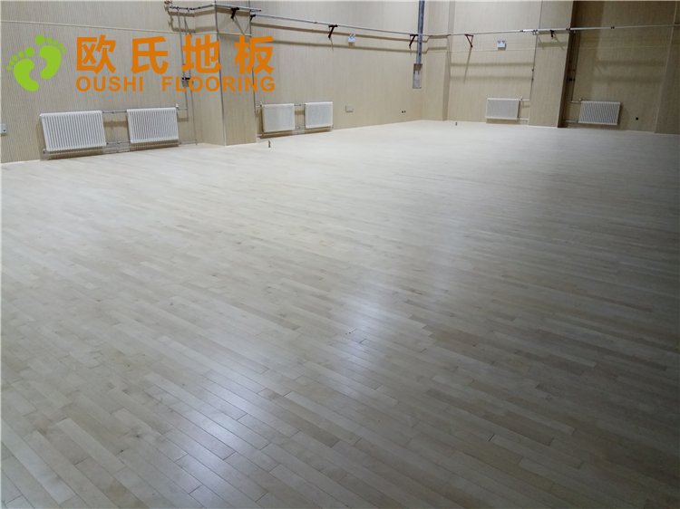 北京門頭溝上悅居配套中學籃球館木地板