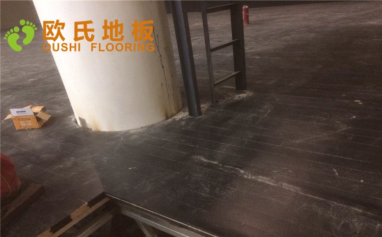 重慶京劇院舞臺(tái)木地板案例