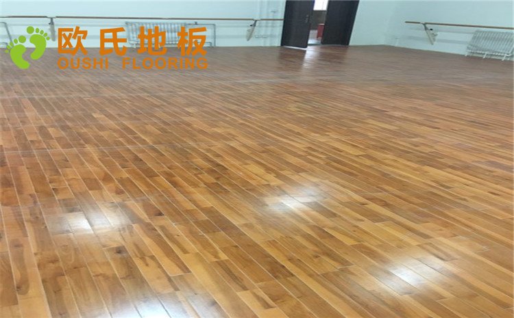 北京市舞蹈學(xué)院舞蹈室木地板