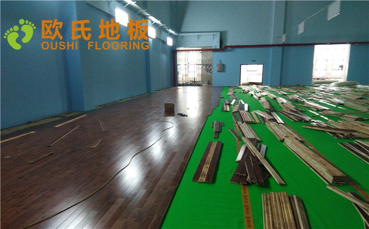 湖南吉**溶江小區(qū)健身中心木地板圖片