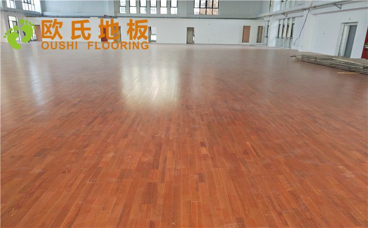 安徽合肥肥西縣上派中心學(xué)校體育館木地板案圖片