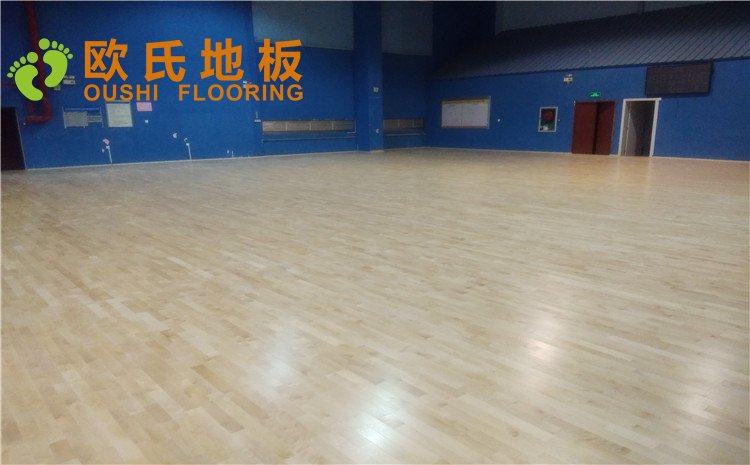 廣西省南寧市**大道111號羽毛球館木地板