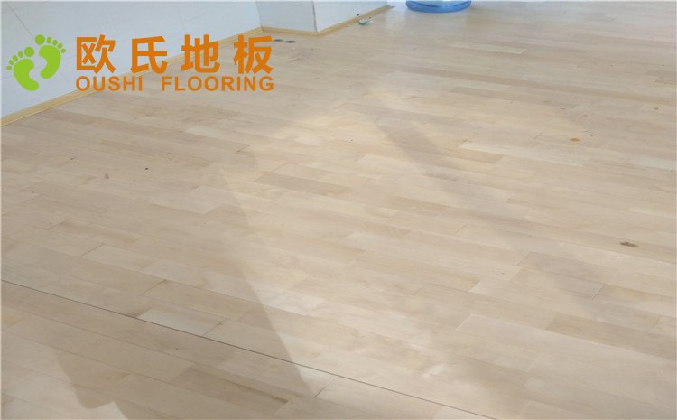 云南省紅河州個舊市綠春小學(xué)體育館木地板項目——歐氏實木運動地板